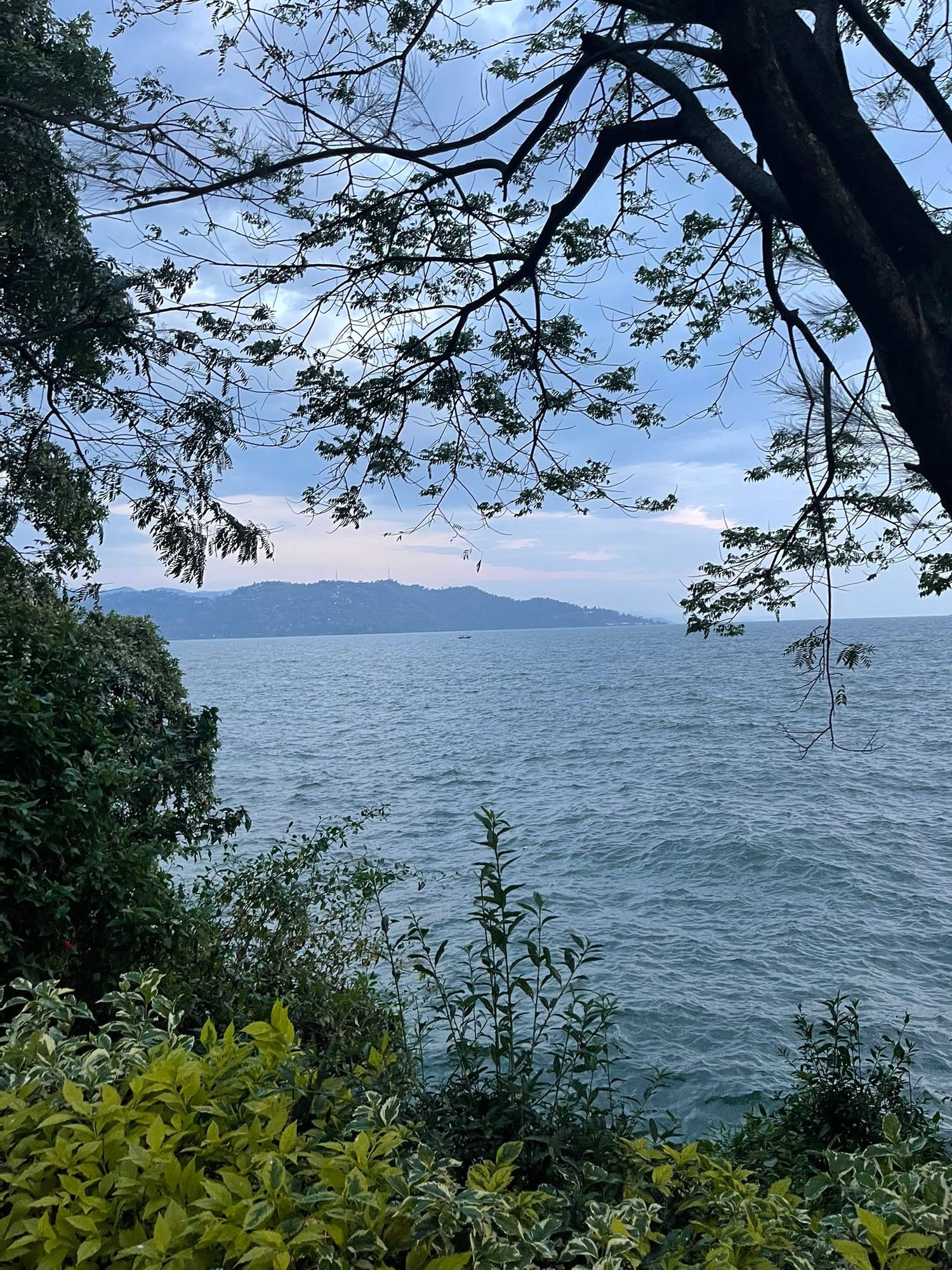 Lake Kivu in de schemering